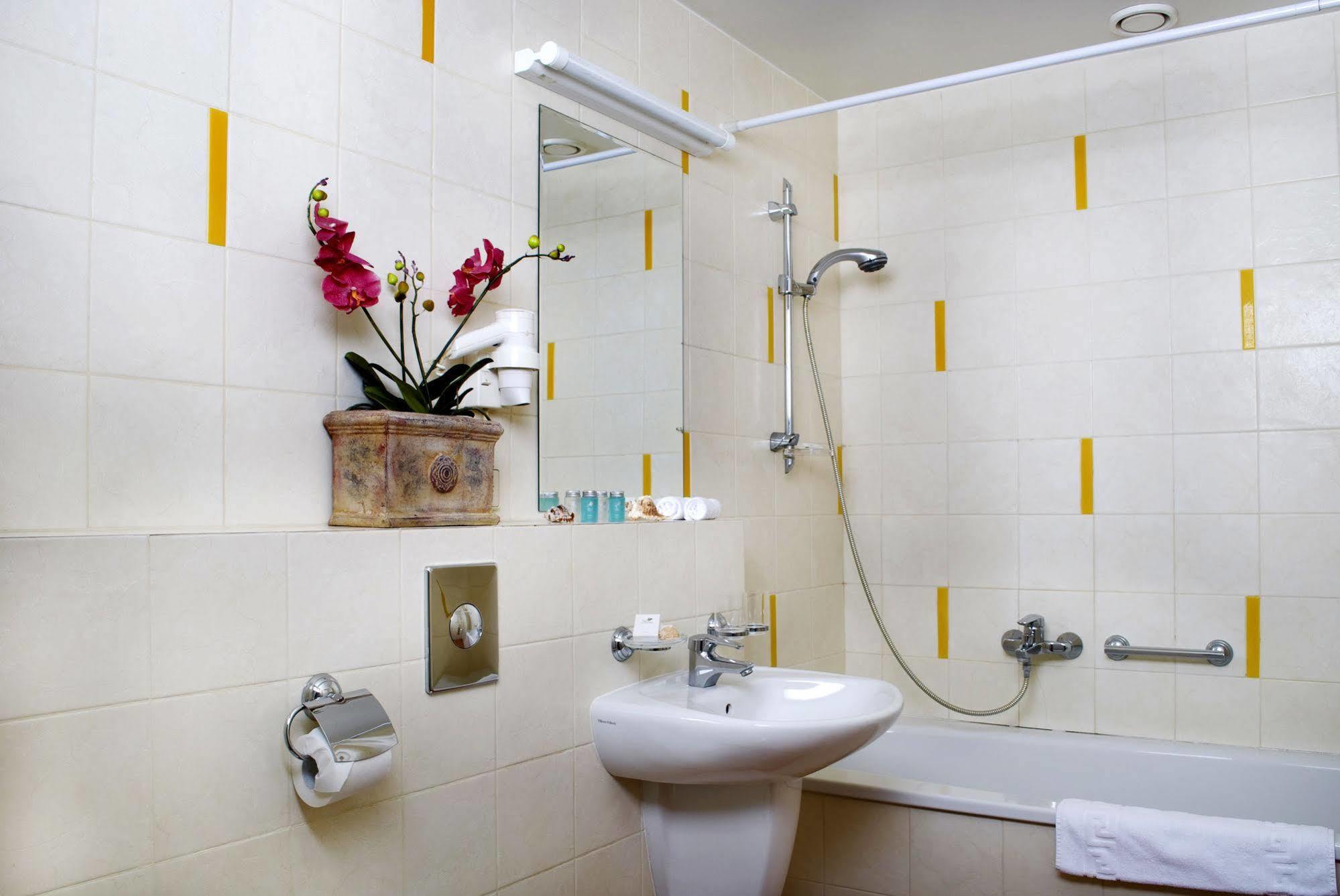 Hermis Hotel Kowno Zewnętrze zdjęcie