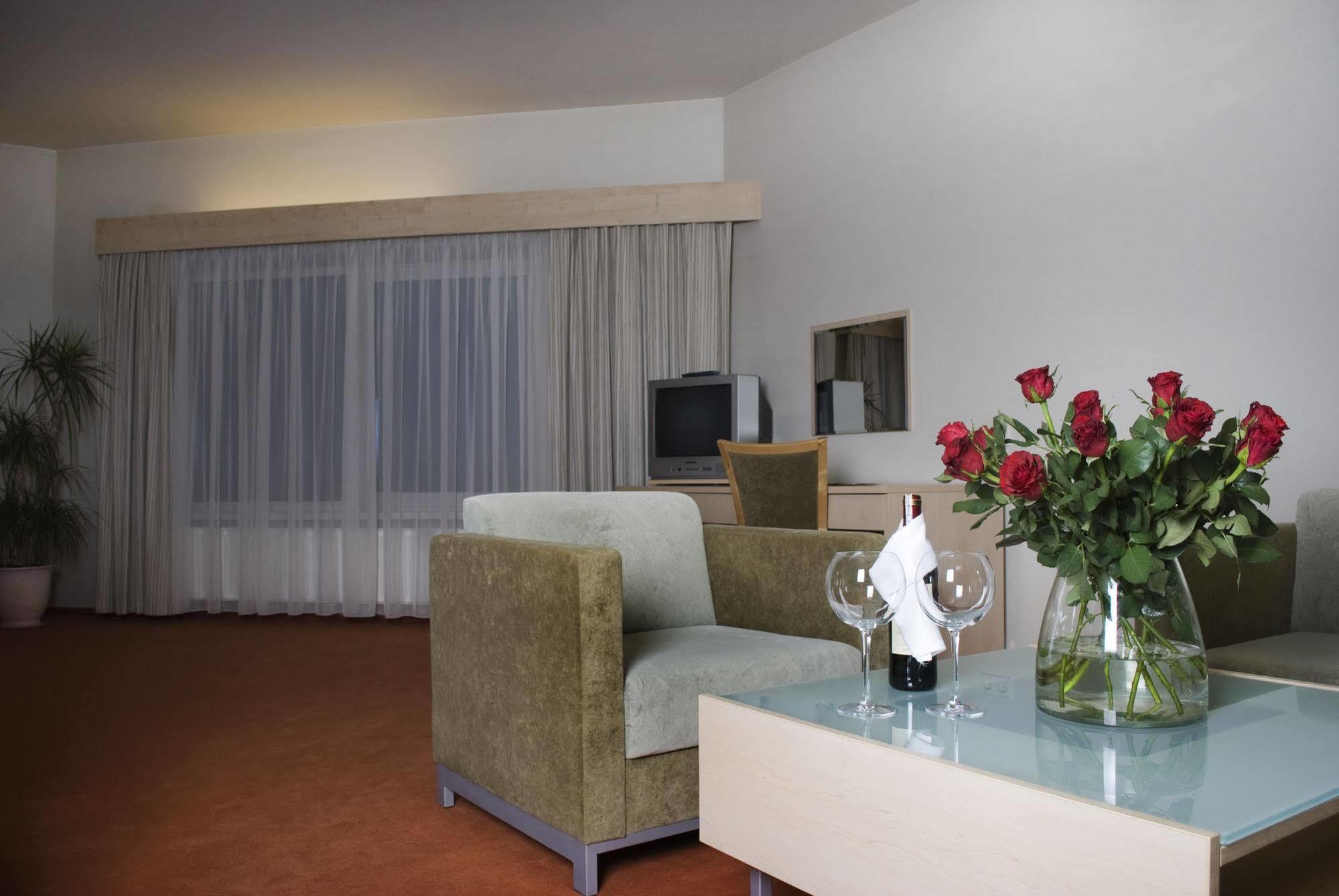 Hermis Hotel Kowno Zewnętrze zdjęcie